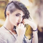 Fotografo ritratto Imperia - profilo modella capelli bagnati