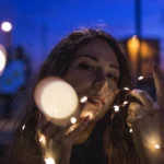 Fotografo artistico Liguria - Yuriko luci fatate bokeh notturno intenso