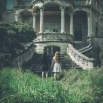 Fotografo dark Imperia - coppia villa abbandonata