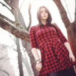 Fotografo moda Imperia - Effe Damon piedi alberi luce solare tartan