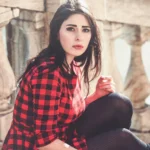 Fotografo fashion Liguria - Effe Damon balaustra abito tartan piercing